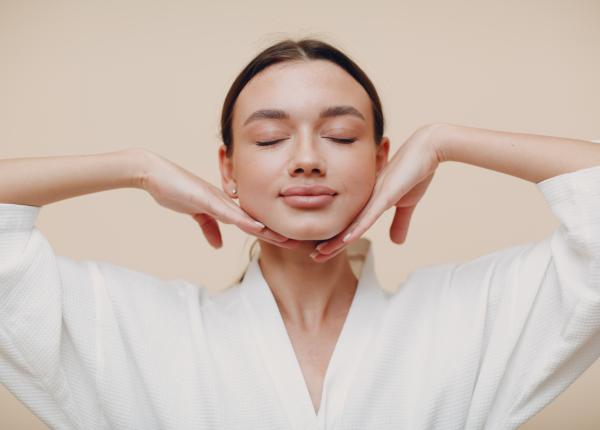 exercitiul care iti face pielea sa para mai tanara