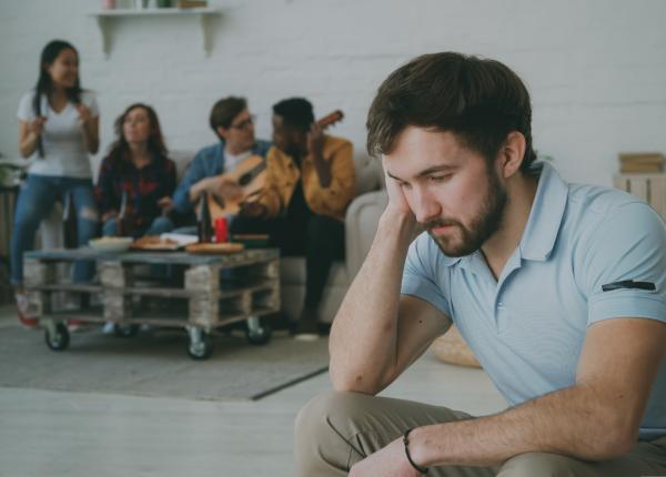 singuratatea devine o preocupare globala de sanatate avertizeaza oms