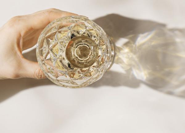 de ce scade longevitatea unui parfum in caldura verii