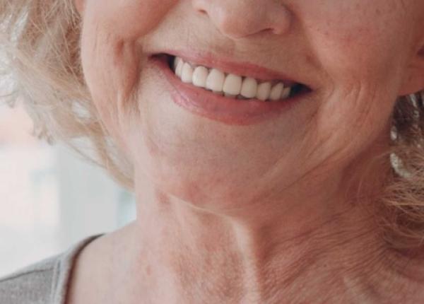 ingrijirea dintilor dupa 60 de ani cum sa pastrezi un zambet sanatos si stralucitor