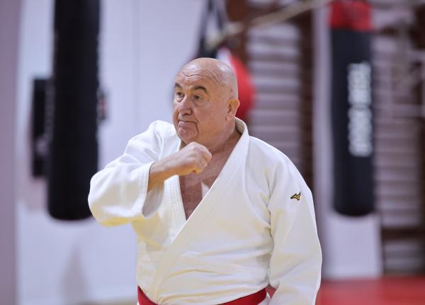 se poate face sport intre minus noua luni si 80 de ani