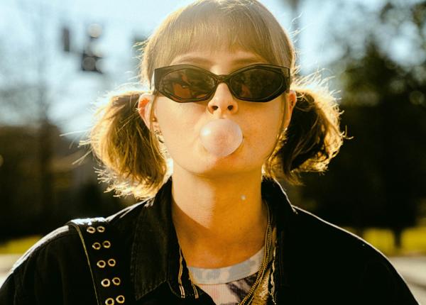 guma de mestecat iti contureaza maxilarul un dermatolog spune clar este un mit