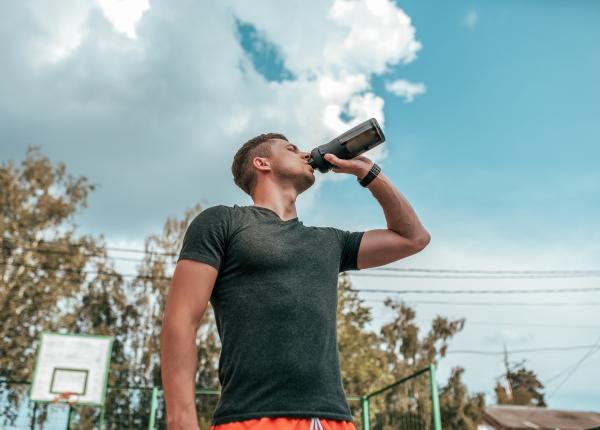 11 semne ca nu bei suficienta apa cum iti dai seama ca esti deshidratat