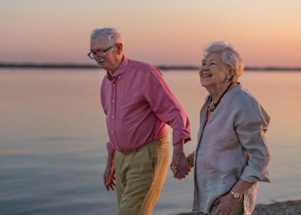 cum sa ramai puternic dupa 60 de ani sfaturi practice pentru seniori sanatosi si energici